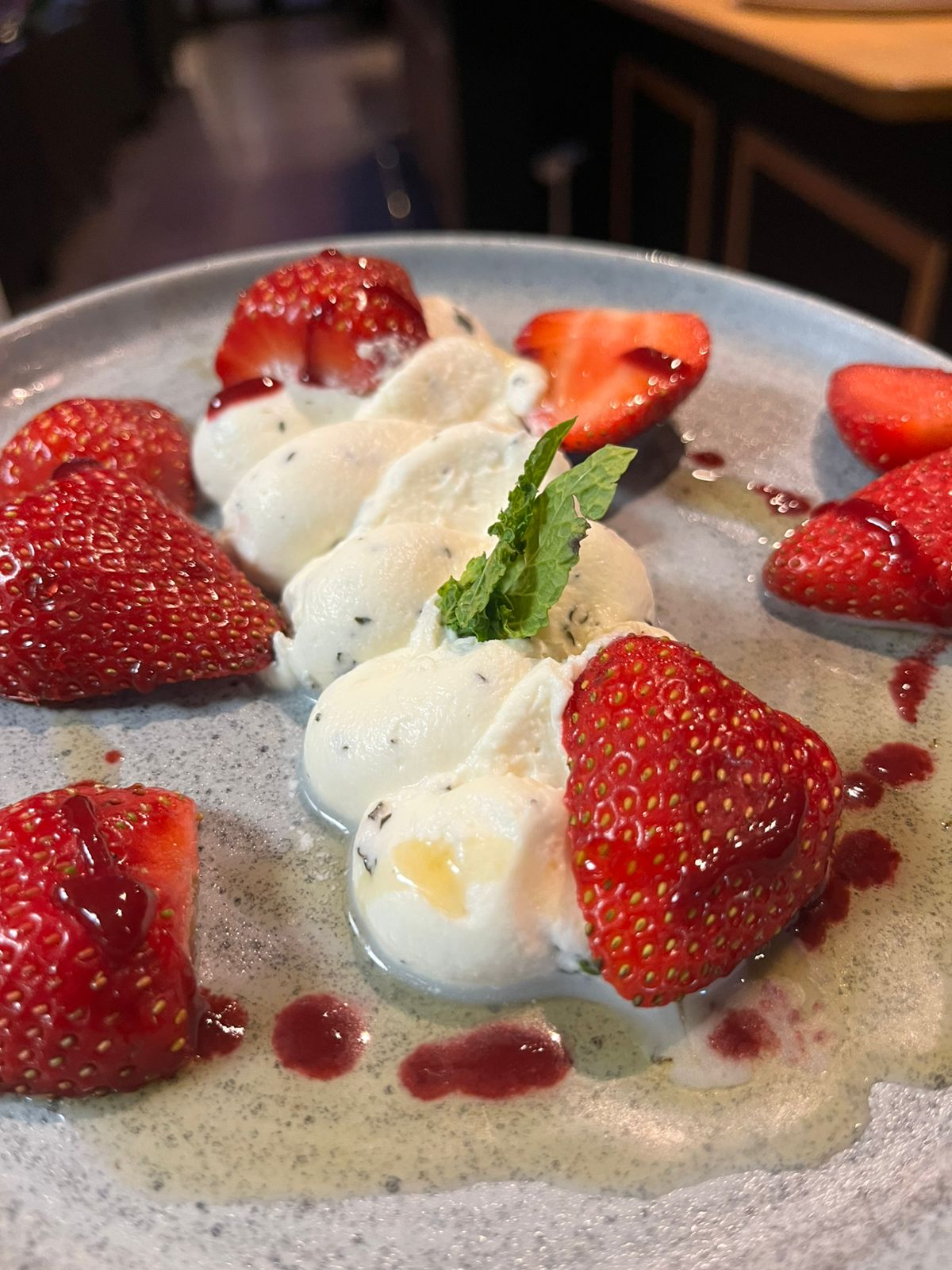 Dessert aux fraises