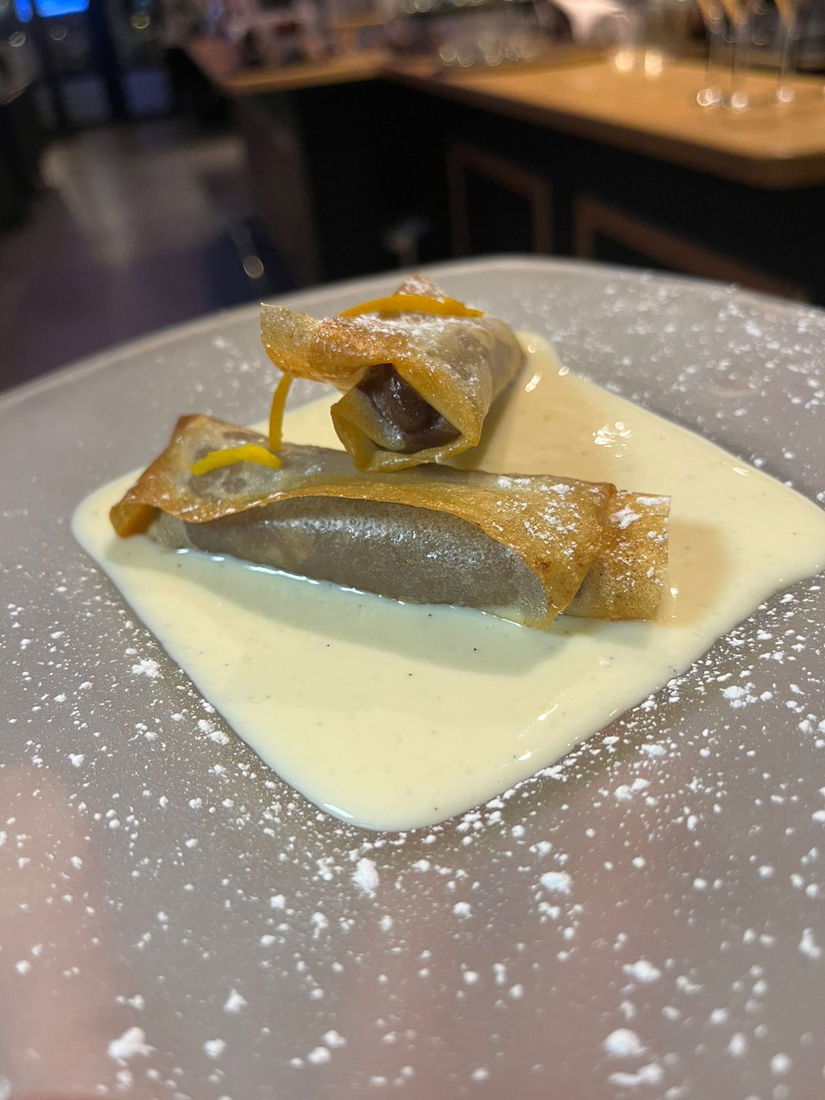 Dessert croustillant et crème anglaise